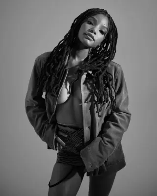 Halle Bailey photo 16 — Brown, Black