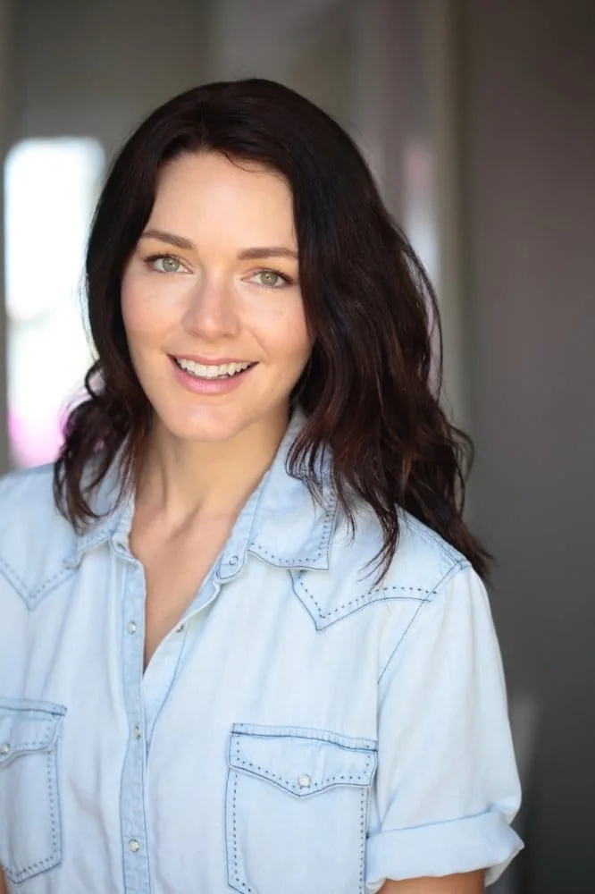 Hannah Barefoot photo 12 — Actress, Musician, Writer, American