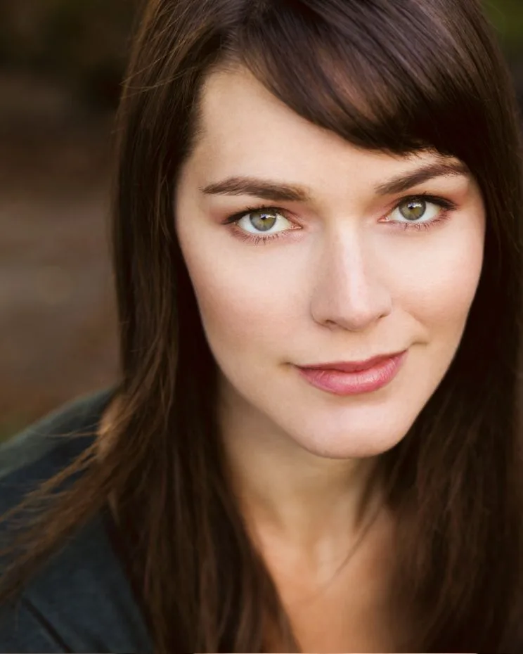 Hannah Barefoot photo 19 — American, Brown