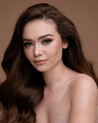 Hannah Gilmore photo 6 — American),  (Filipino, Brown