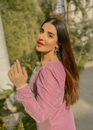 Hareem Farooq photo 13 — Pakistani, Brown