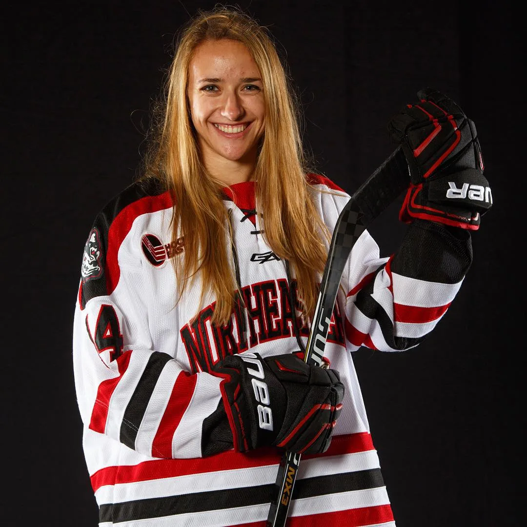 Hayley Scamurra photo 2 — Caucasian, Sportswoman: Hockey Player