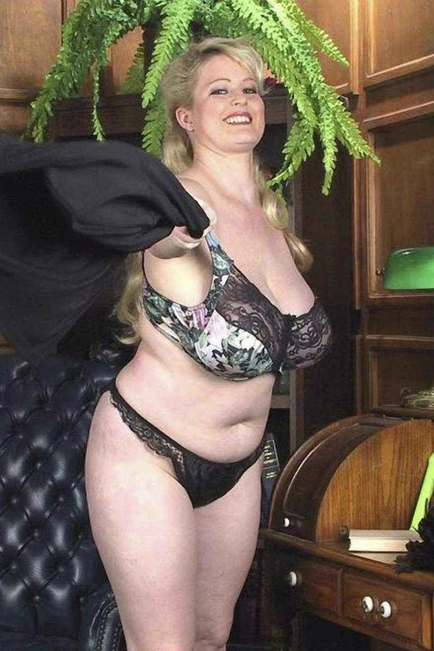 Heather Michaels photo 2 — Blonde, BBW