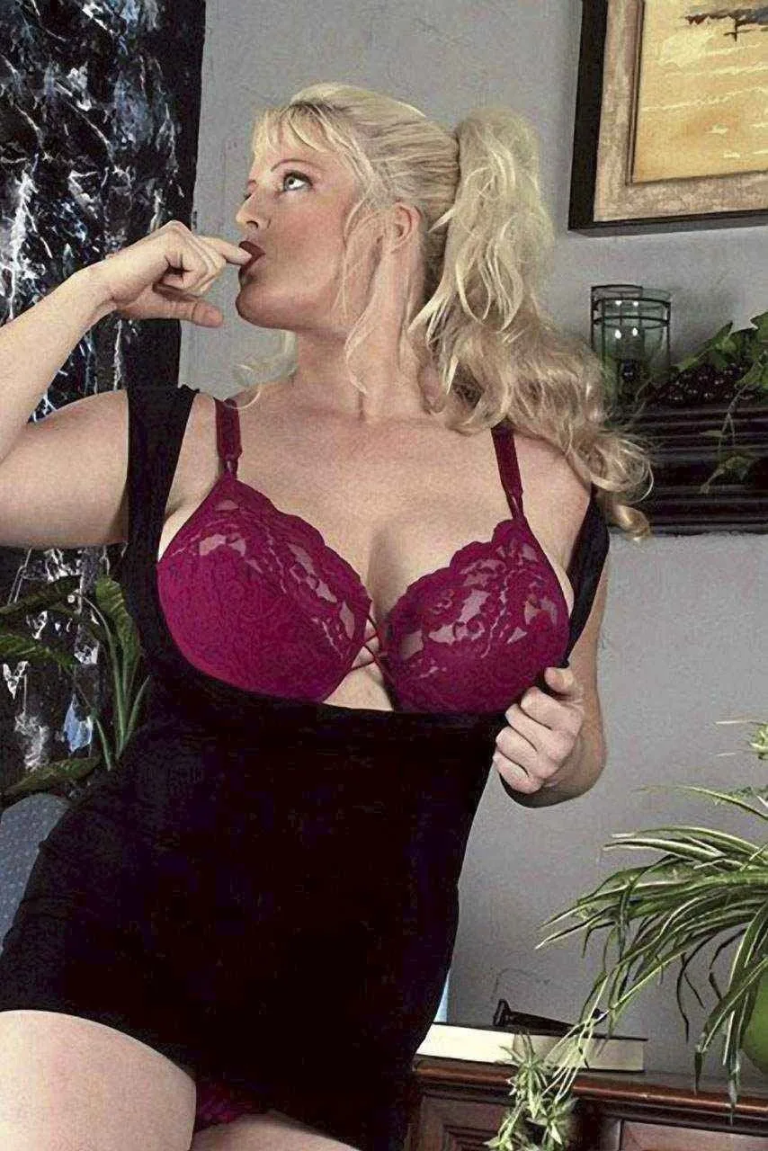 Heather Michaels photo 3 — BBW, Blue