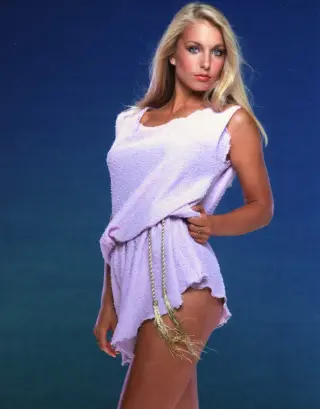 Heather Thomas photo 3 — Slim, Blue