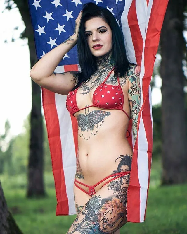 Heidi Lavon photo 2 — Black, Slim