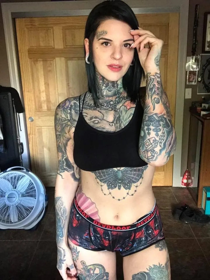 Heidi Lavon photo 3 — Slim, Brown