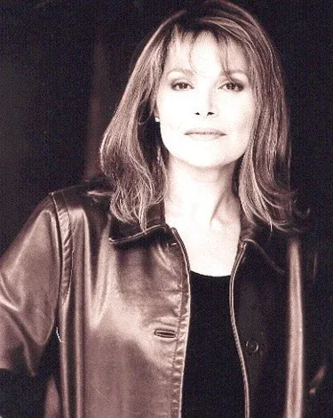 Helen Shaver photo 7 — Blonde, Average