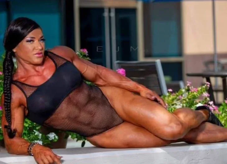 Helle Trevino photo 4 — Blue, Caucasian