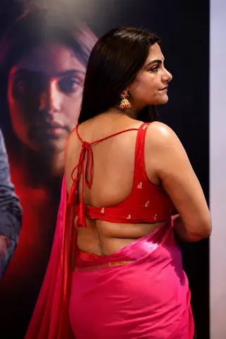 Hema Sharma photo 2 — Black, Average