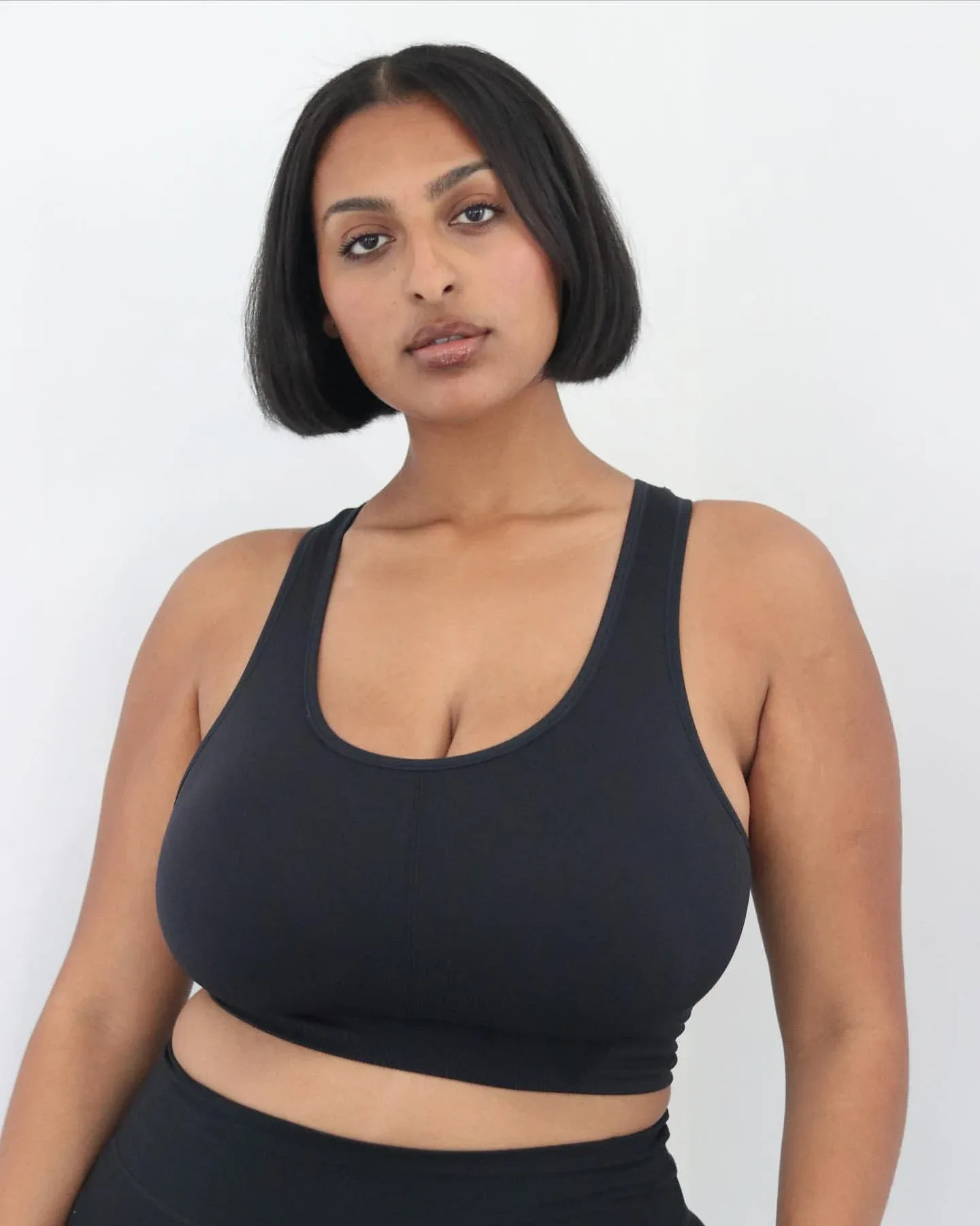 Hewan Asfaw photo 8 — Chubby, Brown