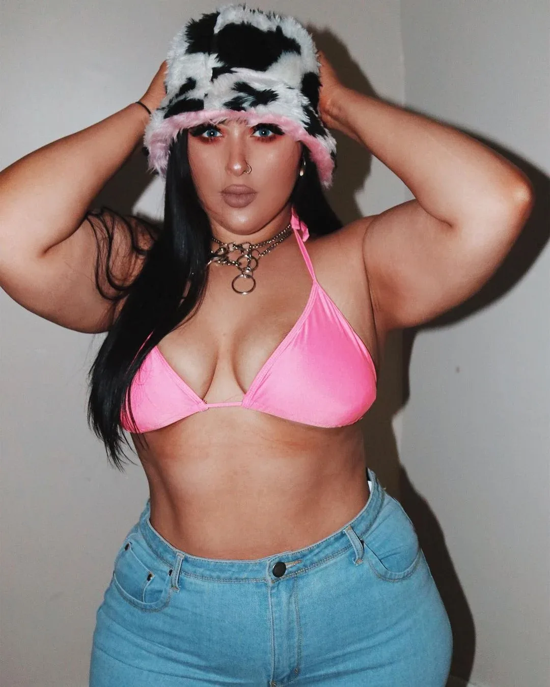 Holly Marston photo 11 — Caucasian, Graphic Designer, Plus Size Model