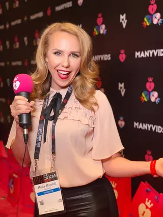 Holly Randall photo 11 — Caucasian, Adult Model, Director, Photographer, Podcaster, TikTok Star, YouTuber