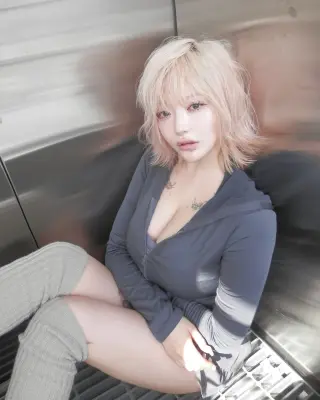 Honii photo 1 — Japanese, Black