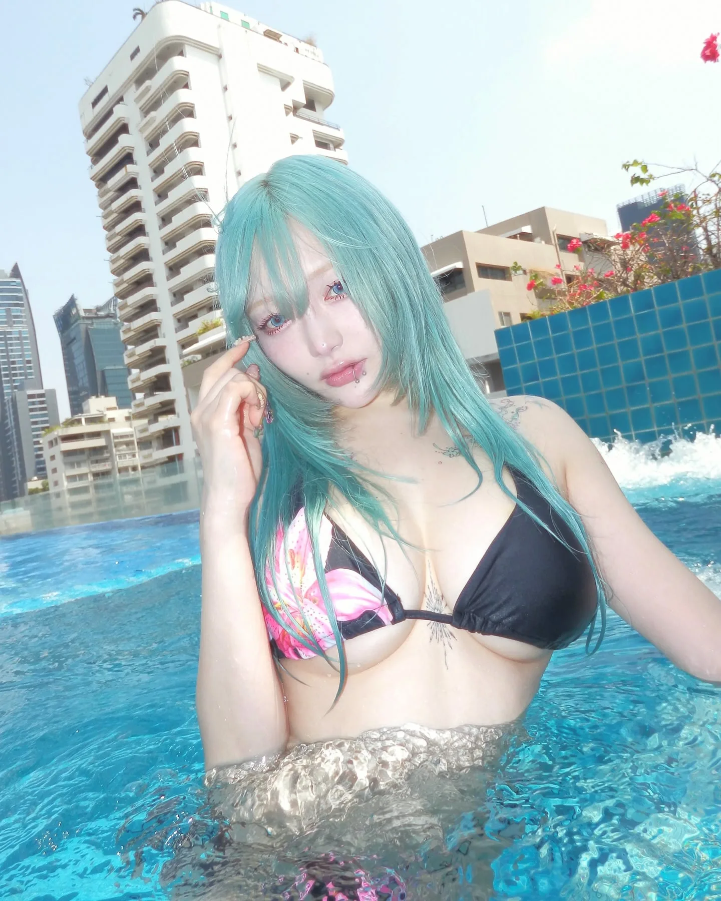 Honii photo 4 — Brown, Asian