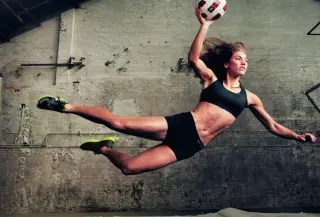 Hope Solo photo 13 — American, Brown