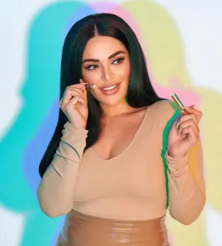 Huda Kattan photo 3 — Chubby, Brown