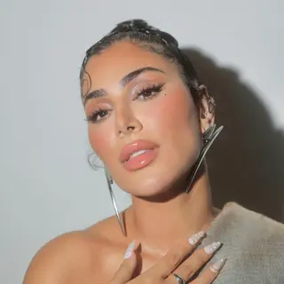 Huda Kattan photo 8 — Black, Chubby