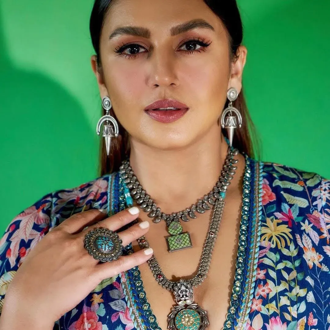 Huma Qureshi photo 16 — Brown, Asian