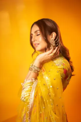Huma Qureshi photo 17 — Asian, Actress, Model