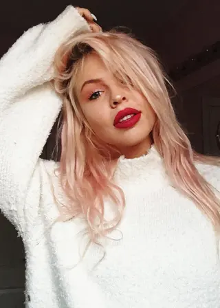 HunniBee ASMR photo 15 — Athletic, Blue