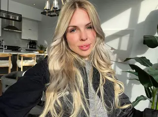 HunniBee ASMR photo 16 — Blue, Caucasian