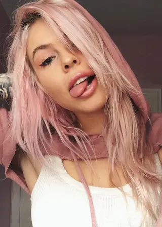 HunniBee ASMR photo 4 — Blue, Caucasian