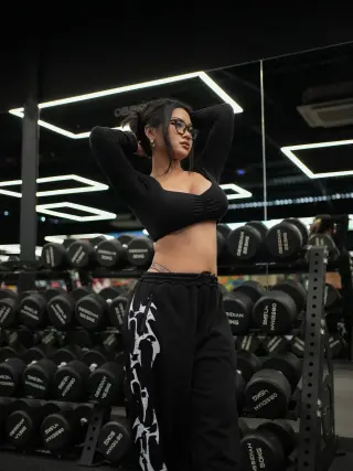 Husnia Jann photo 13 — Indonesian, Black