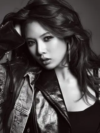 Hyuna photo 7 — South Korean, Black