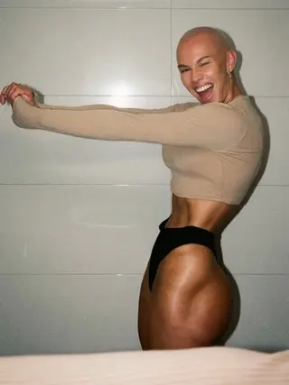 Ia Ostergren photo 2 — Athletic, Caucasian