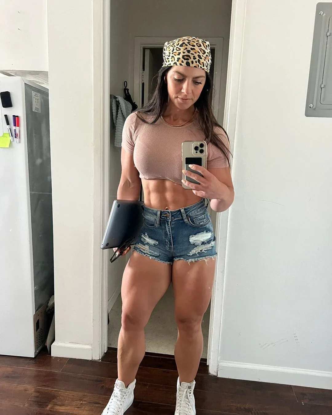 Ida Bergfoth photo 8 — Brown, Muscular
