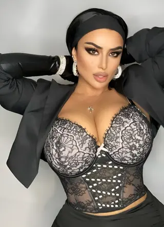 Ikoeva Marina photo 8 — Black, BBW