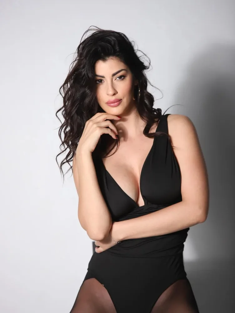 Ilaria Farago photo 5 — Caucasian, Beauty pageant contestant (former), Glamour Model, TV Host