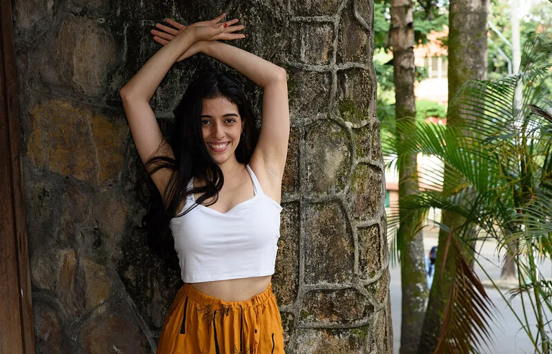 Ileana Burgos photo 10 — Brown, Latin
