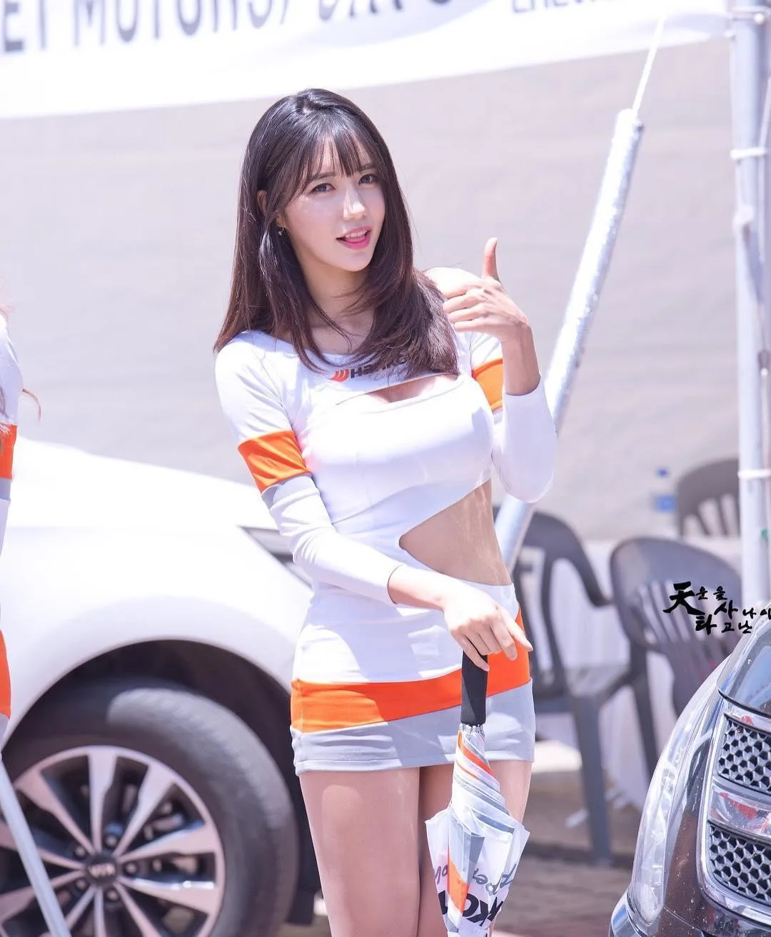 Im Sol Ah photo 1 — South Korean, Black