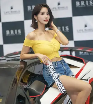 Im Sol Ah photo 8 — Black, Slim