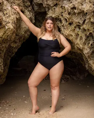 India Hickey photo 3 — BBW, Blue