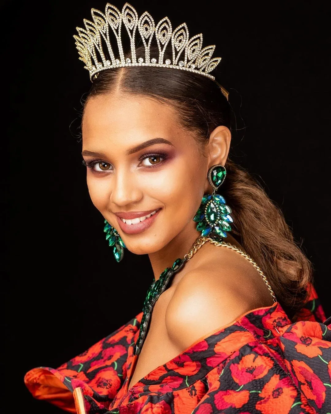 Indira Ampiot photo 4 — Brown, Mixed-race (primarily Black)