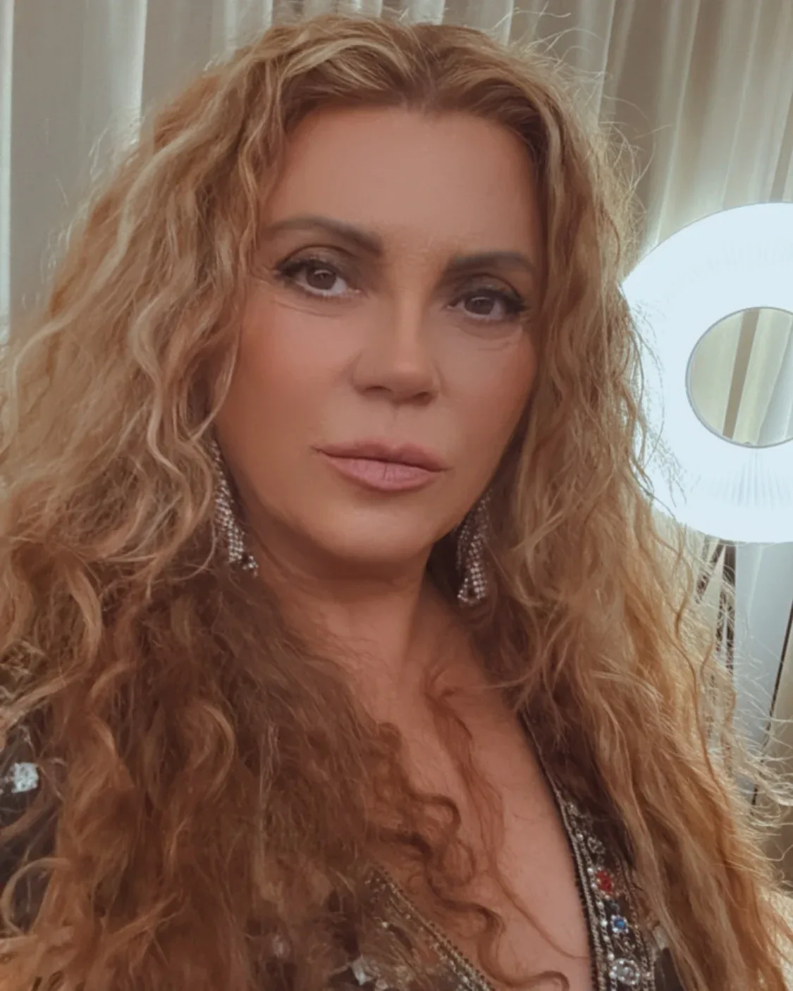Indira Radic photo 18 — Brown, Caucasian