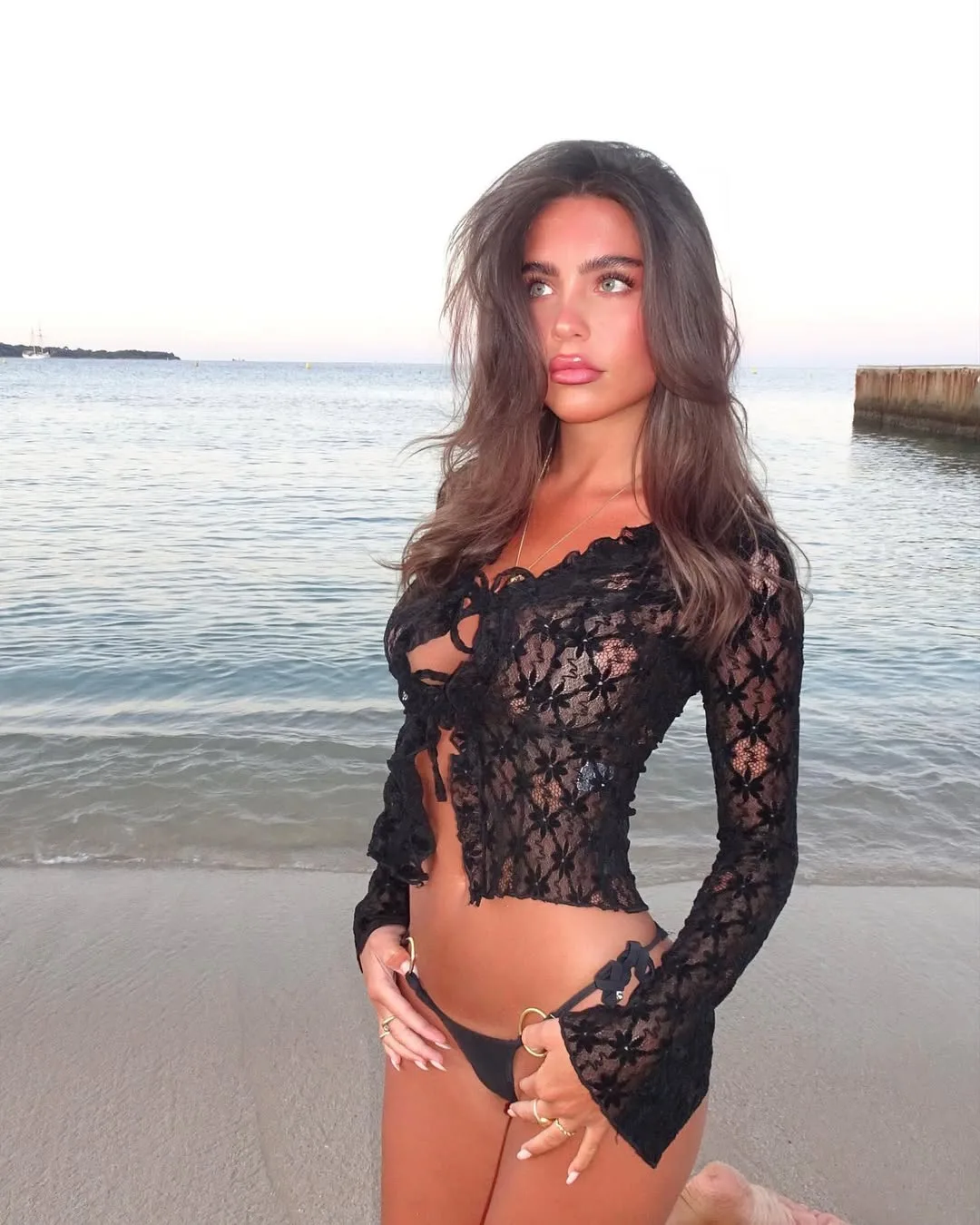 Ingrid Repaci photo 1 — Norwegian, Brown