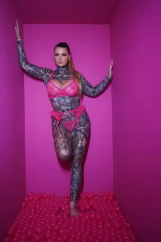 Inked Lorena photo 2 — Slim, Brown