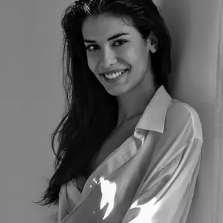 Isabela Valadeiro photo 14 — Brown, Slim