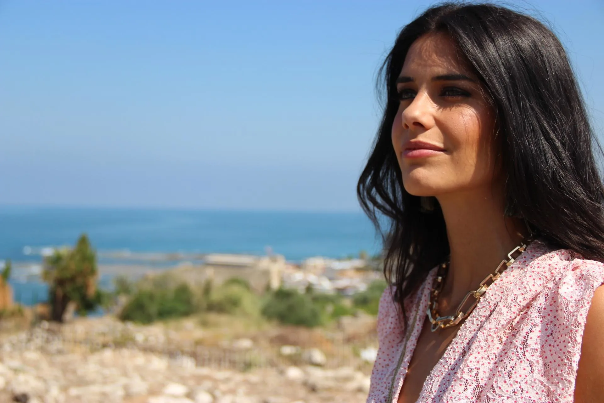 Isabela Valadeiro photo 19 — Portuguese, Brown