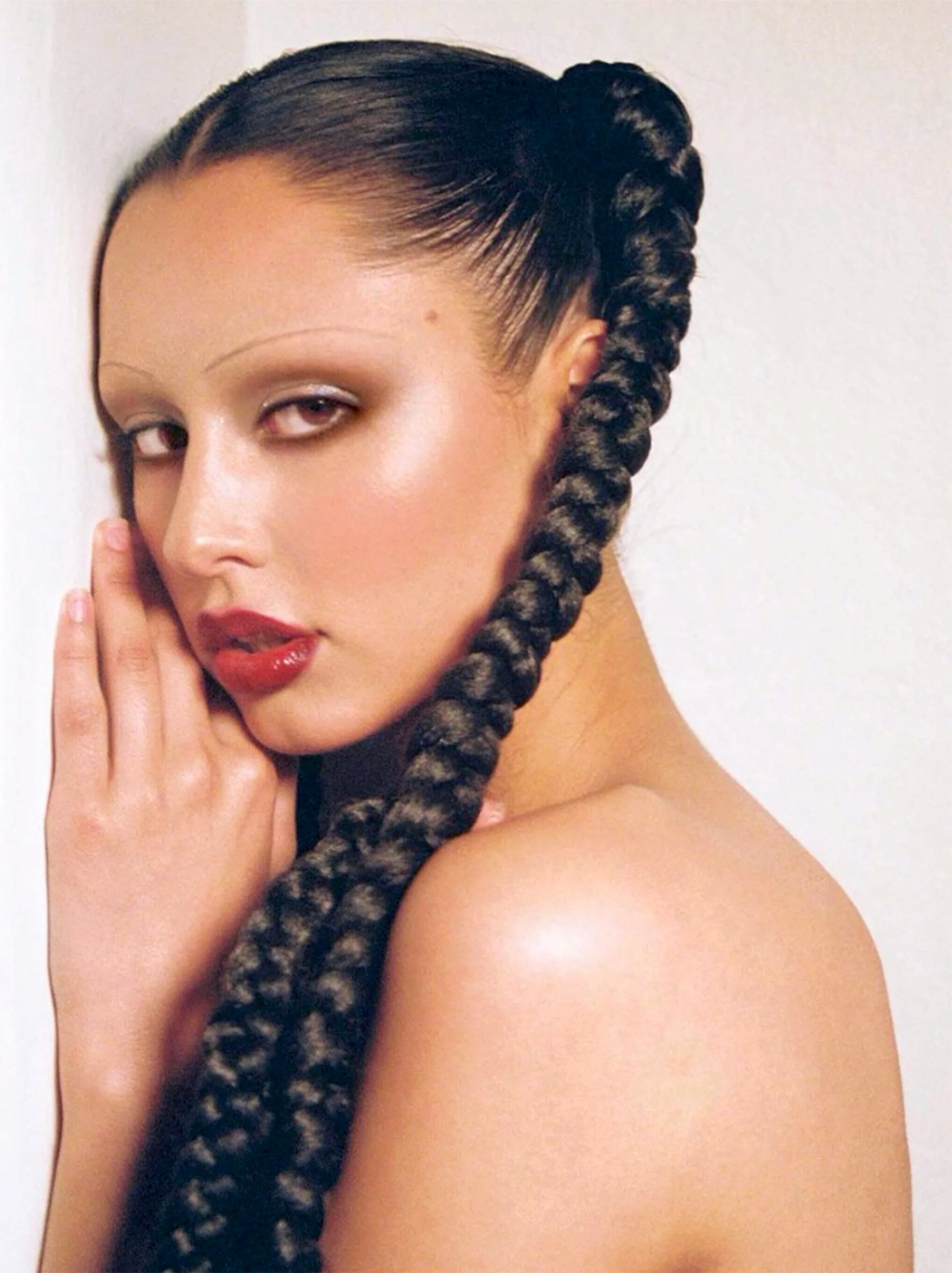 Isabella Manderson photo 14 — Brown, Slim