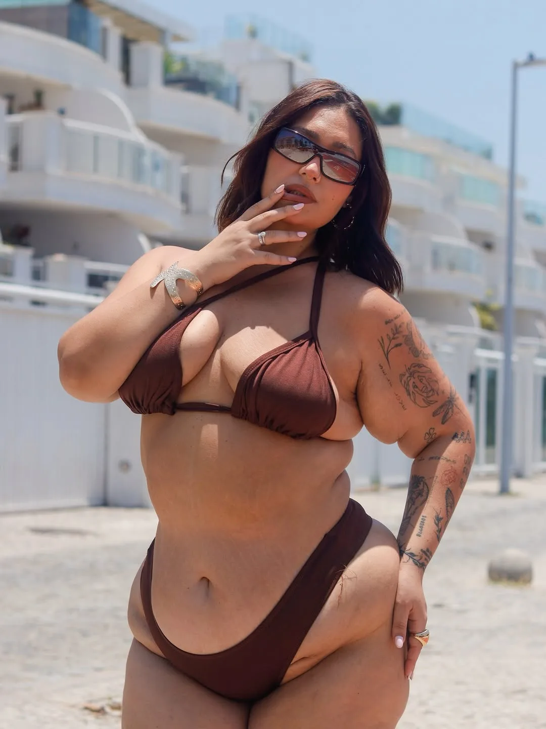 Isabella Santana photo 16 — Brown, Asian