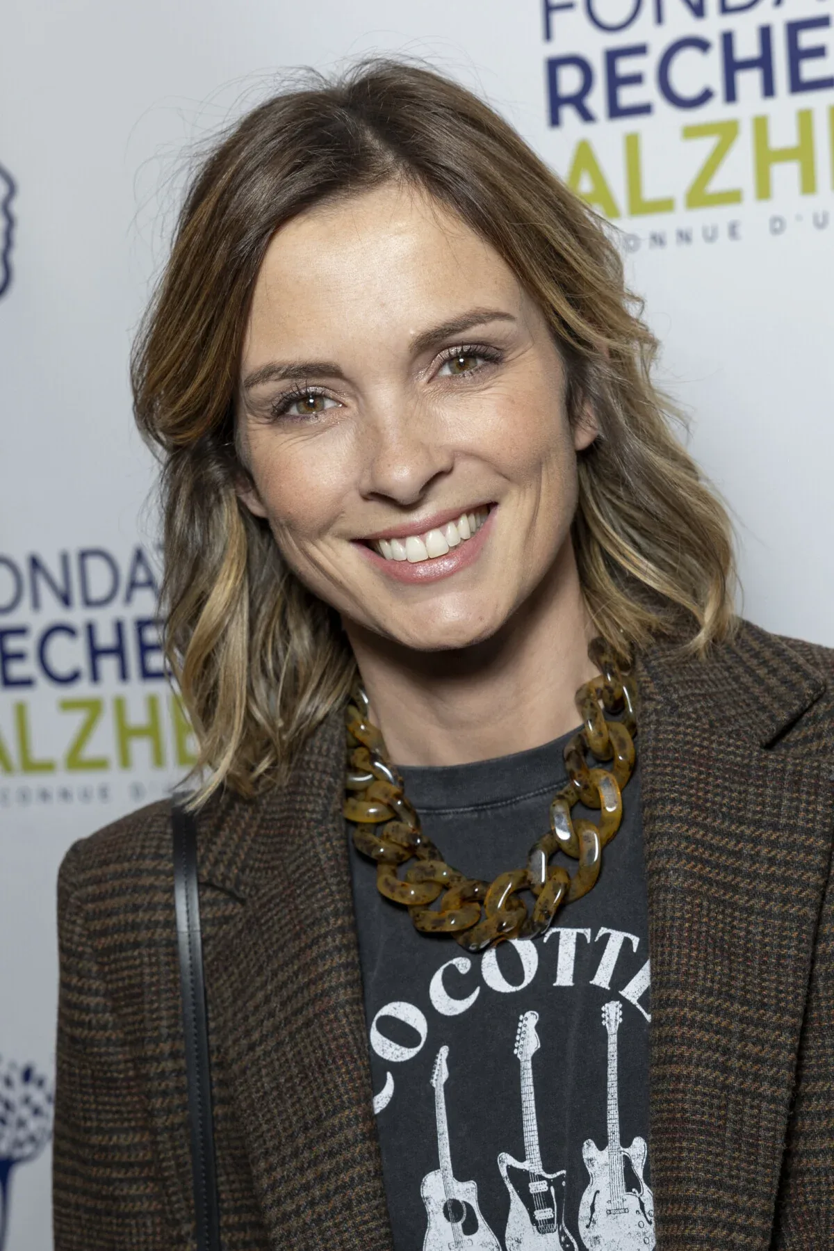 Isabelle Ithurburu photo 15 — Slim, Brown