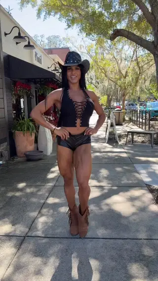 Isamara Santos photo 1 — Brazilian, Black