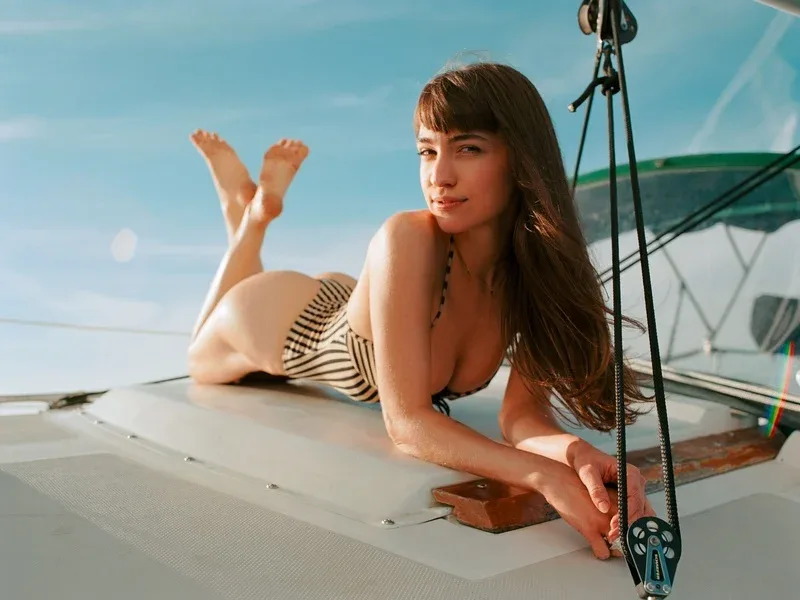 Ivy Rose (Playboy) photo 10 — Brown, Caucasian