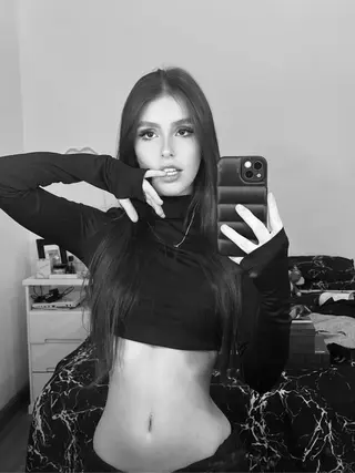 Iza Almeida photo 6 — TikTok Star, Brazilian