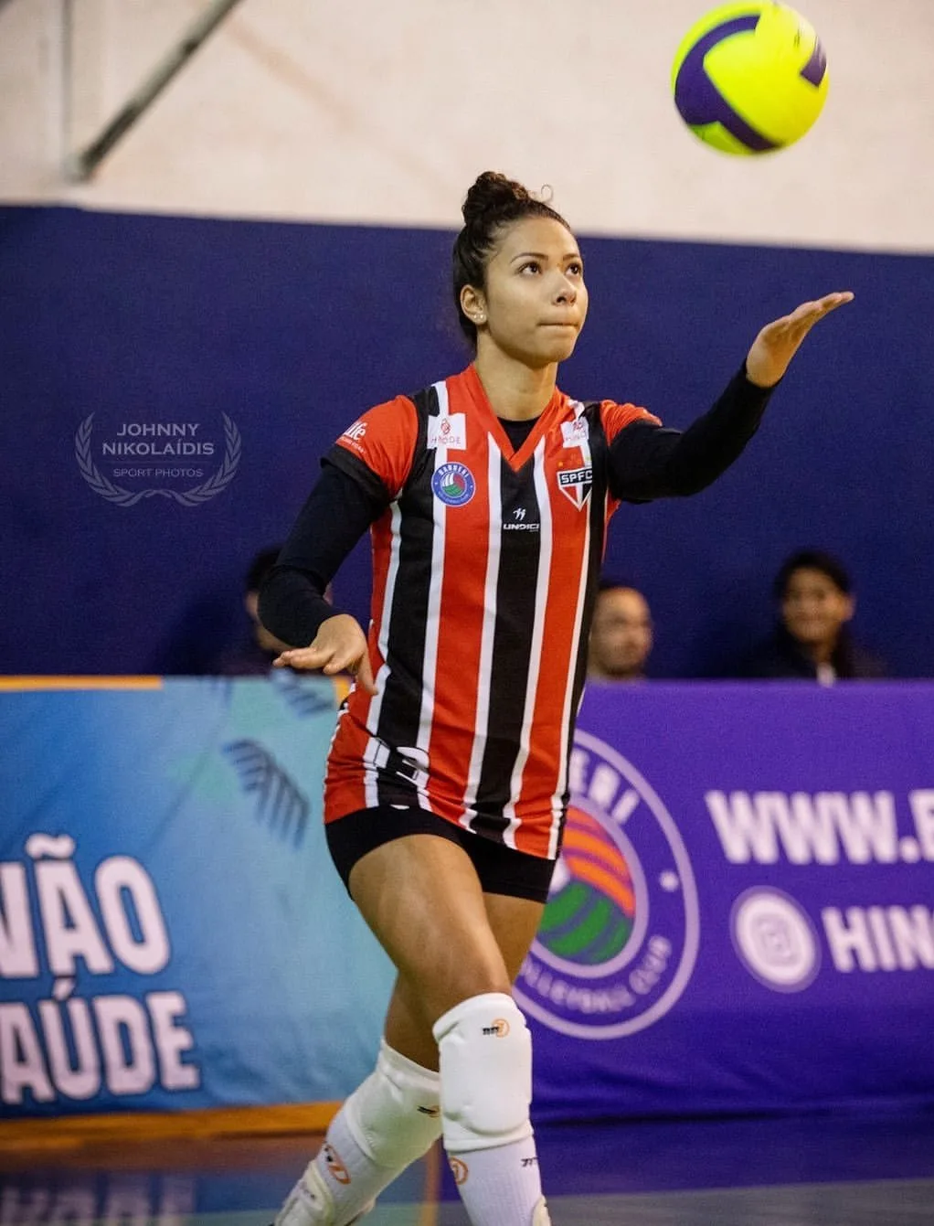 Jackeline Moreno photo 2 — Latin, Sportswoman: Volleyball Player